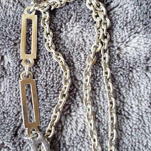 Pretty Silvertone Vintage Necklace 26" - Picture 5 of 7